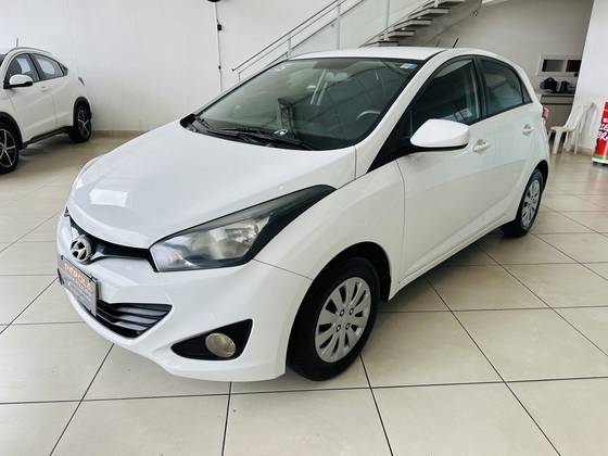 HYUNDAI HB20 1.6 COMFORT PLUS 16V FLEX 4P MANUAL HYUNDAI HB20 1.6 COMFORT PLUS 16V FLEX 4P MANUAL